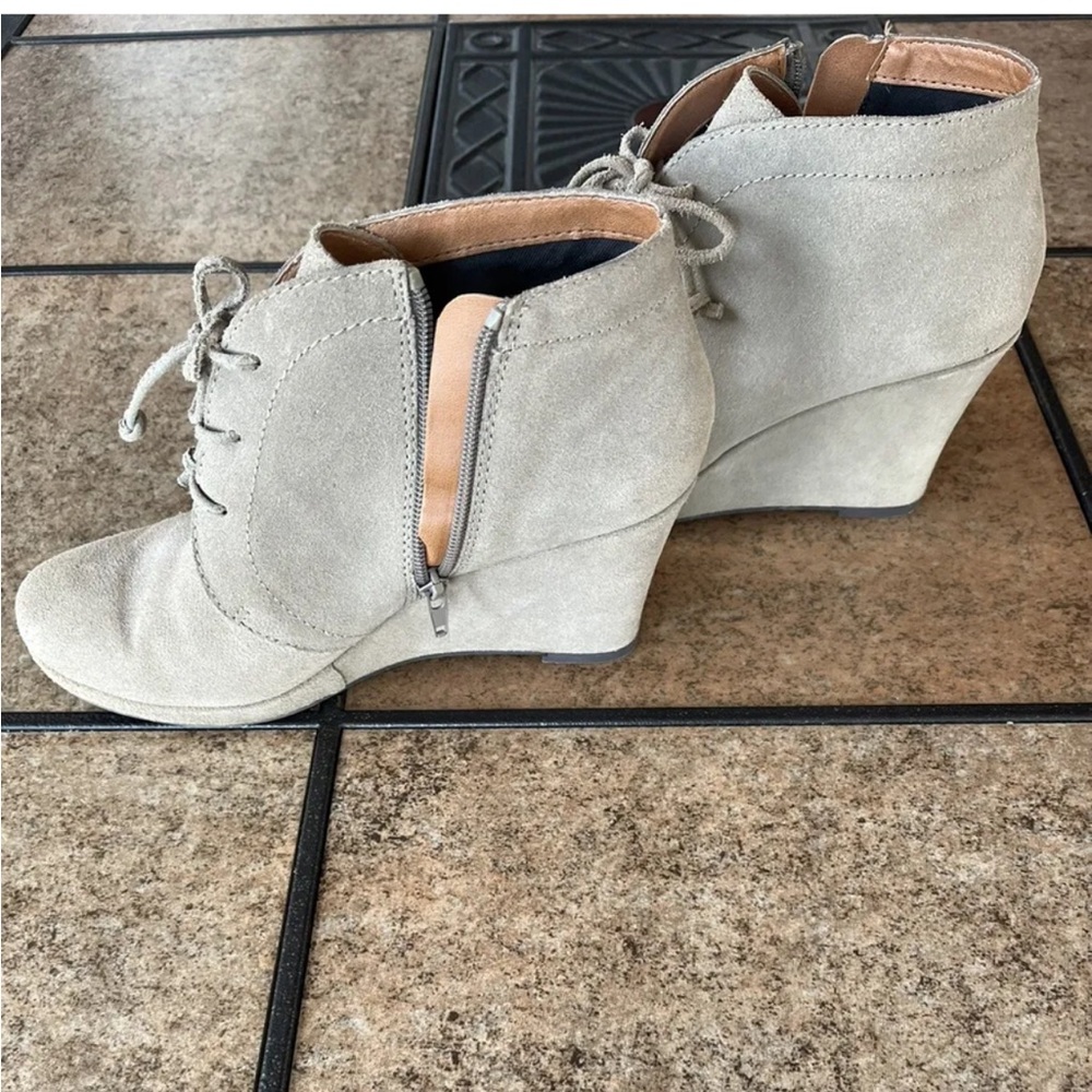 Women’s Dolce‎ Vita Tie- Up Tan Booties- Size 8.5- Pre-owned - Picture 2 of 8
